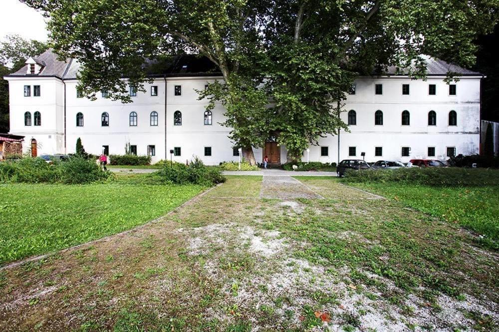 Historicky Putnicky Dom Hotel Марианка Екстериор снимка