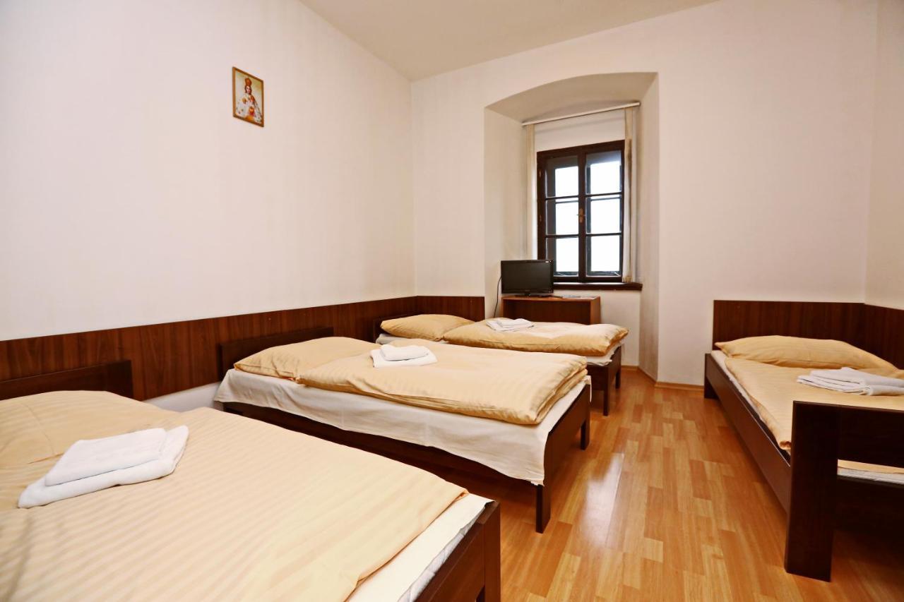 Historicky Putnicky Dom Hotel Марианка Екстериор снимка