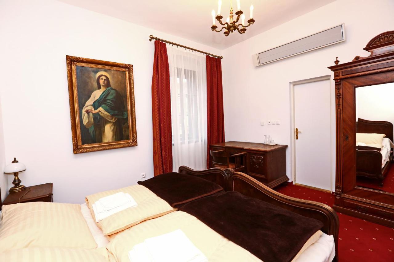 Historicky Putnicky Dom Hotel Марианка Екстериор снимка