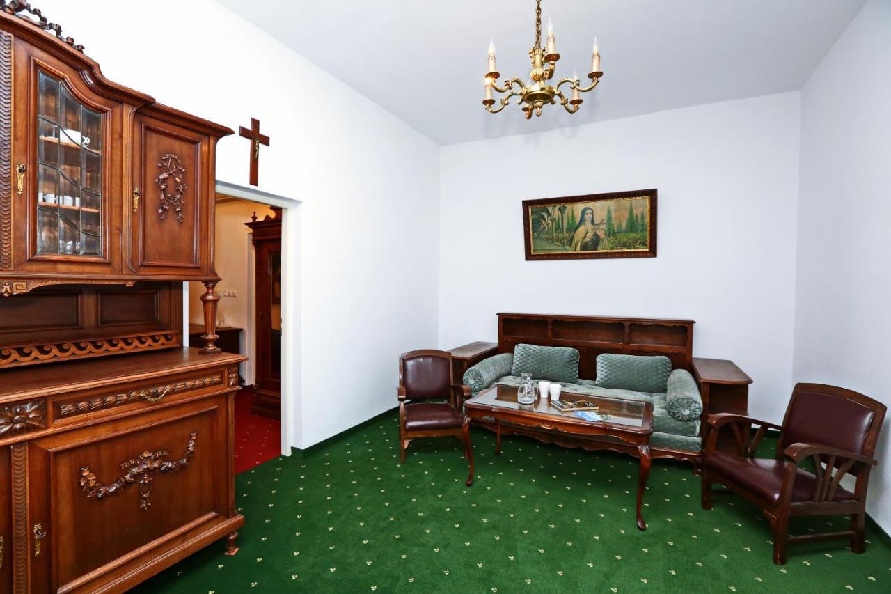 Historicky Putnicky Dom Hotel Марианка Екстериор снимка